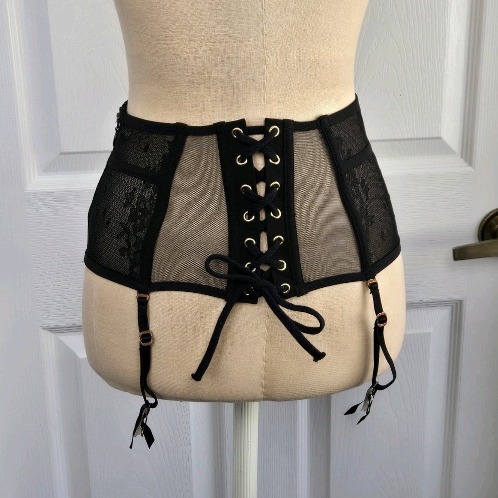 Victoria's Secret Black Lace Up Garter Belt Size‎ XS/S Mesh Lace side Zip Sexy